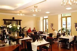 弗拉兹卡内酒店 3*